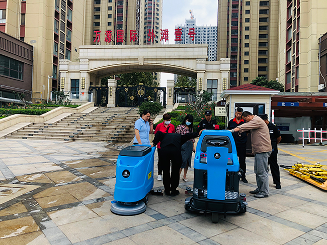  鼎潔盛世洗地機助力小區(qū)停車場，零差評57